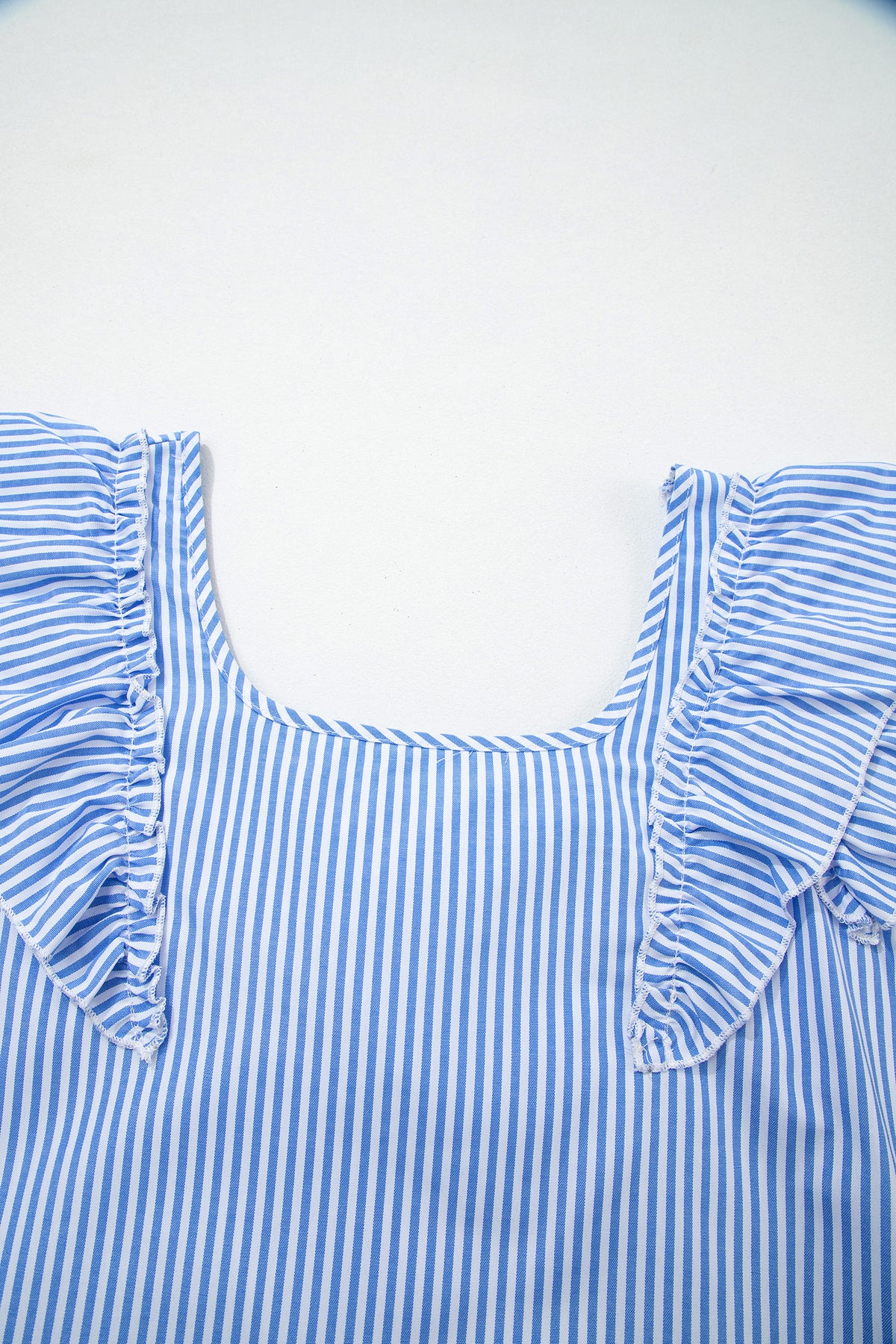 Blusa a Rayas Cuello Cuadrado con Moño y Volantes