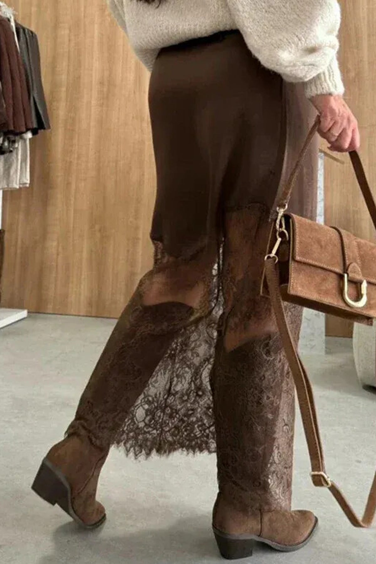 Falda Larga con Detalle de Encaje | Estilo Casual Elegante