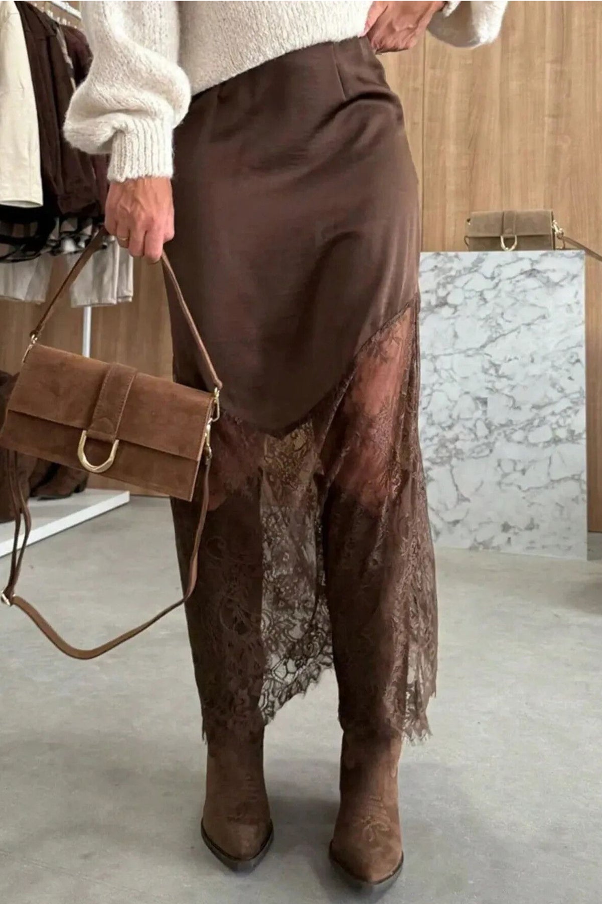 Falda Larga con Detalle de Encaje | Estilo Casual Elegante