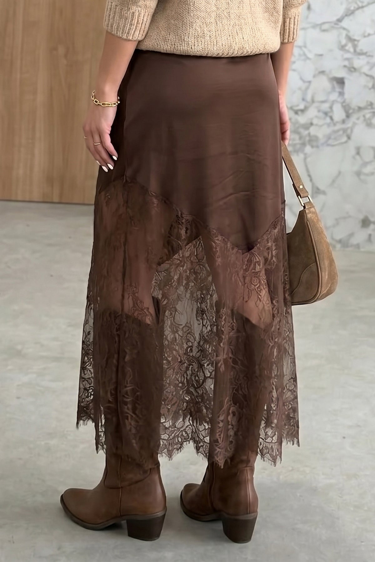 Falda Larga con Detalle de Encaje | Estilo Casual Elegante
