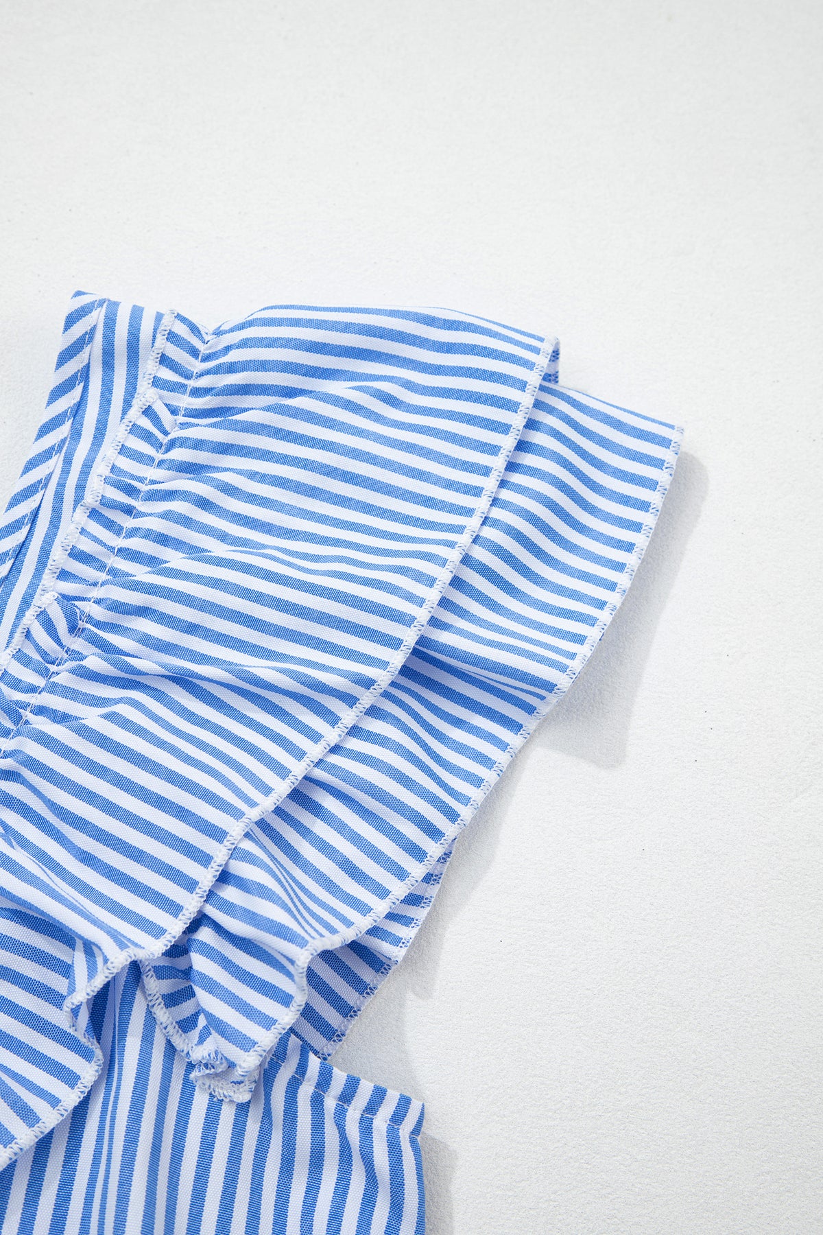 Blusa a Rayas Cuello Cuadrado con Moño y Volantes