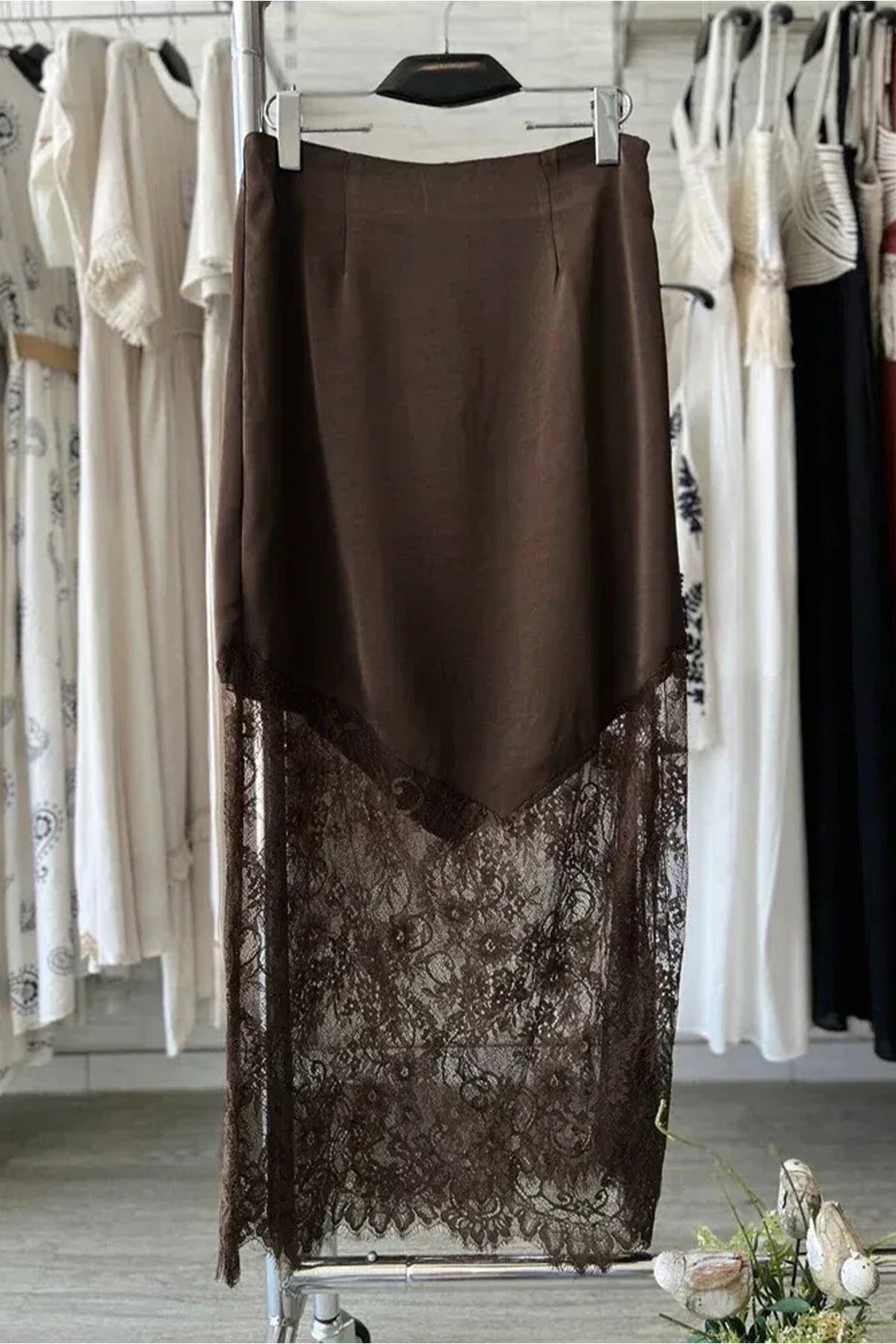 Falda Larga con Detalle de Encaje | Estilo Casual Elegante